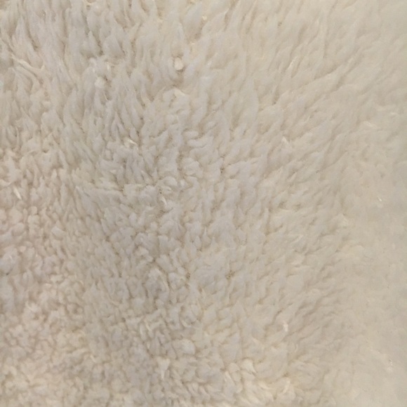 White fuzzy women’s cardigan - Picture 4 of 4